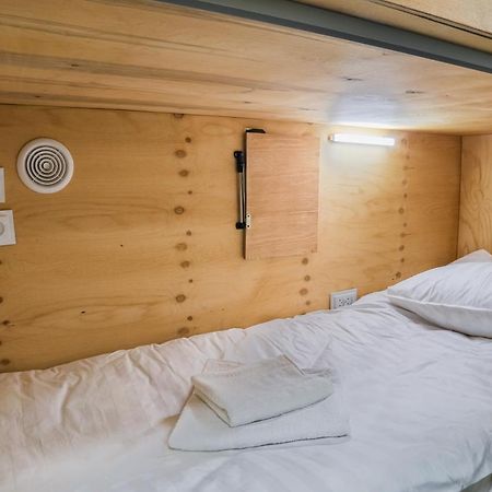 Capsule Hotel ออช ภายนอก รูปภาพ